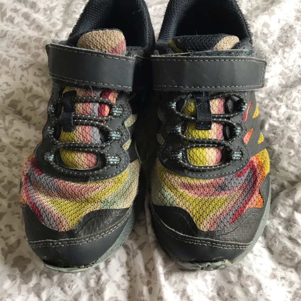 Boys tennis shoes